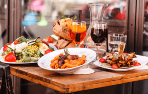 Comida y bebida