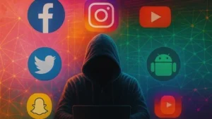 Hacker rodeado de logos de redes sociales.